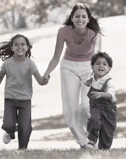 vanguard_mommy_makeover_full_gamut_sepia_179056599_413x522